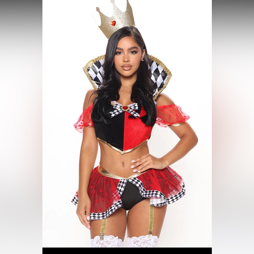Queen of Wonderland costume XS